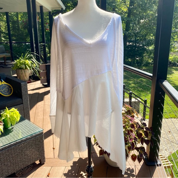 FREE PEOPLE🌸 XS—oversized💕mini dress/ tunic. Snow White & off-white colors! 🌸 - Picture 4 of 16